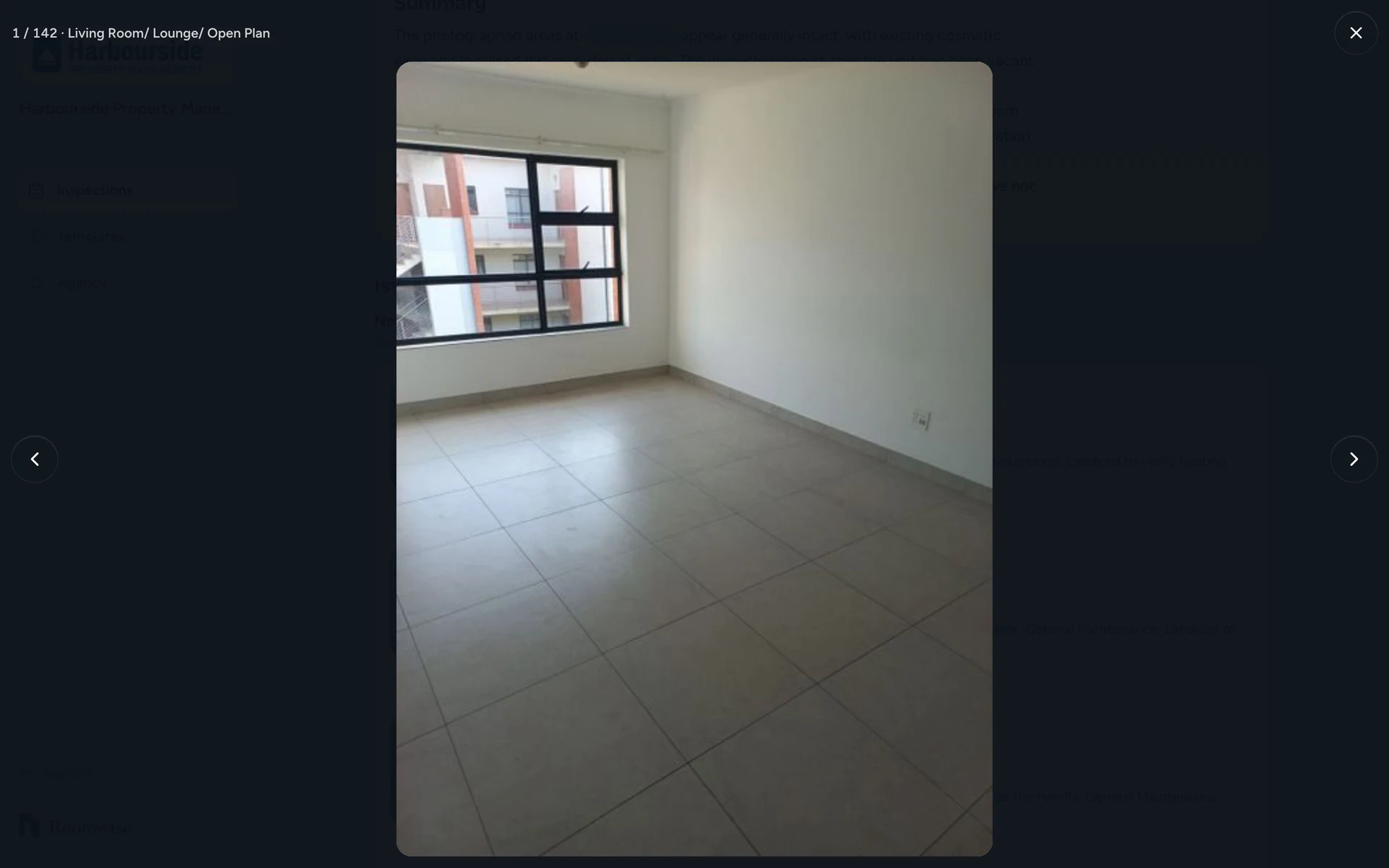 Roomwise photo viewer showing an original room photograph.